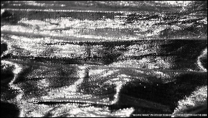 Moire Wave - By Robert J. Tiess